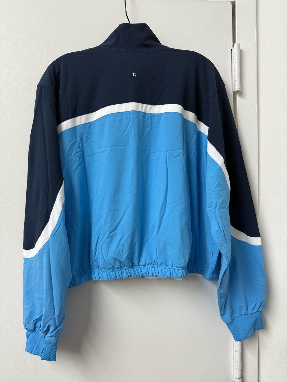 LuluLemon Court Champ UV-Protective Tennis Jacket in Ocean Wave/Club Blue - Picture 2 of 3